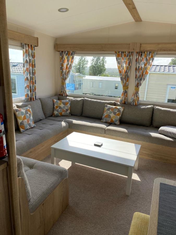 Combe Haven Hotel Newport Beach Exterior foto